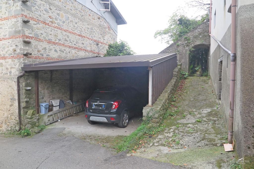 Property photo 2 of 32