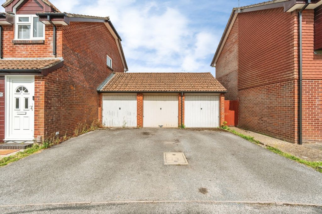 Property photo 3 of 27 Pbox-Img.Jpg