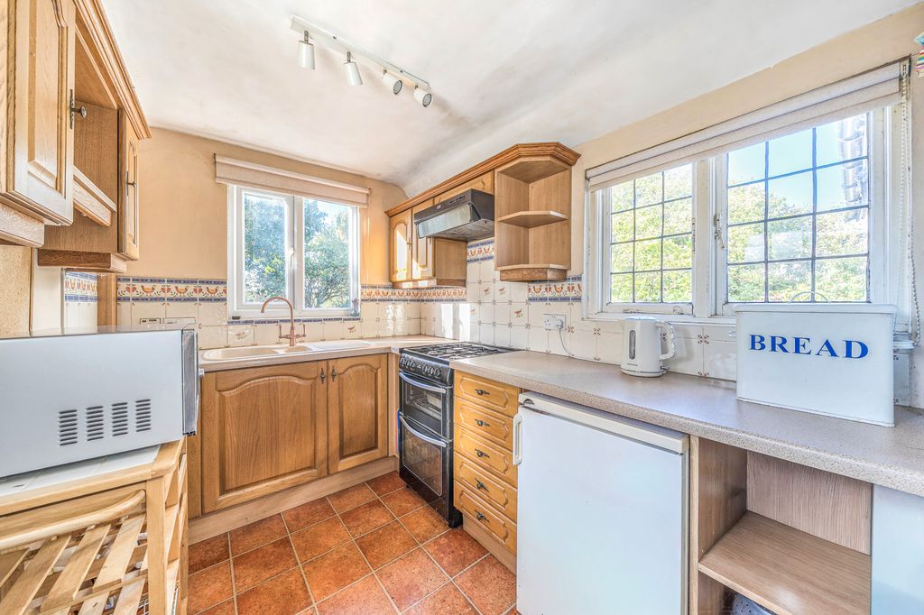 Property photo 2 of 24