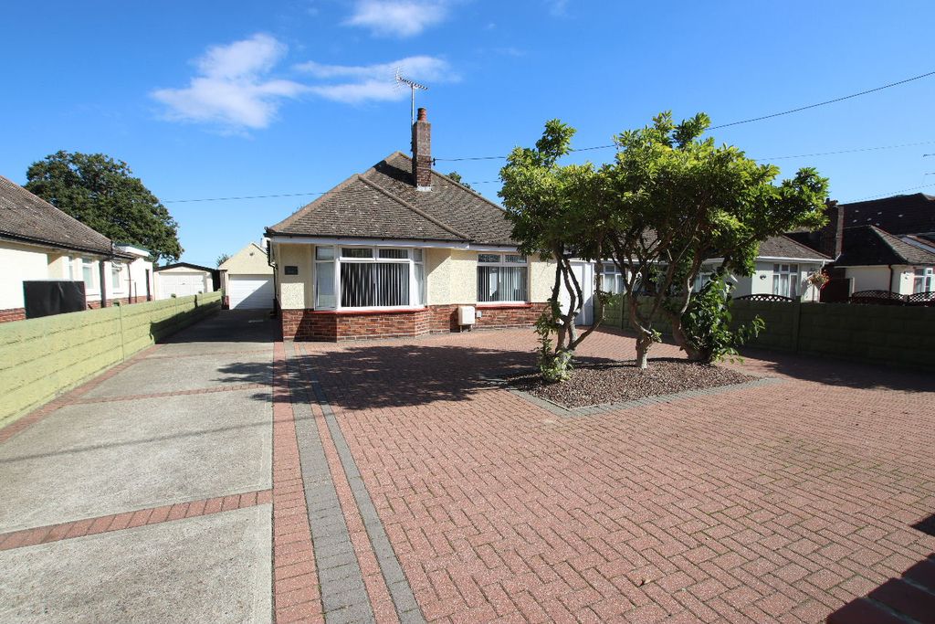 Property photo 1 of 30 The Street, Little Clacton, Co16
