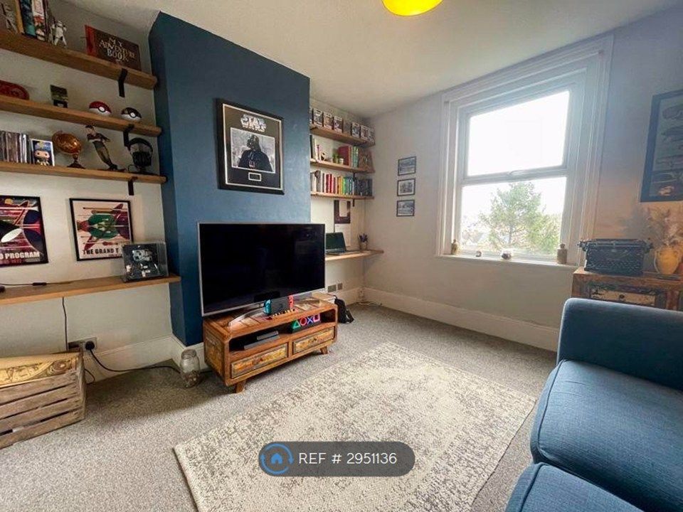 Property photo 3 of 10