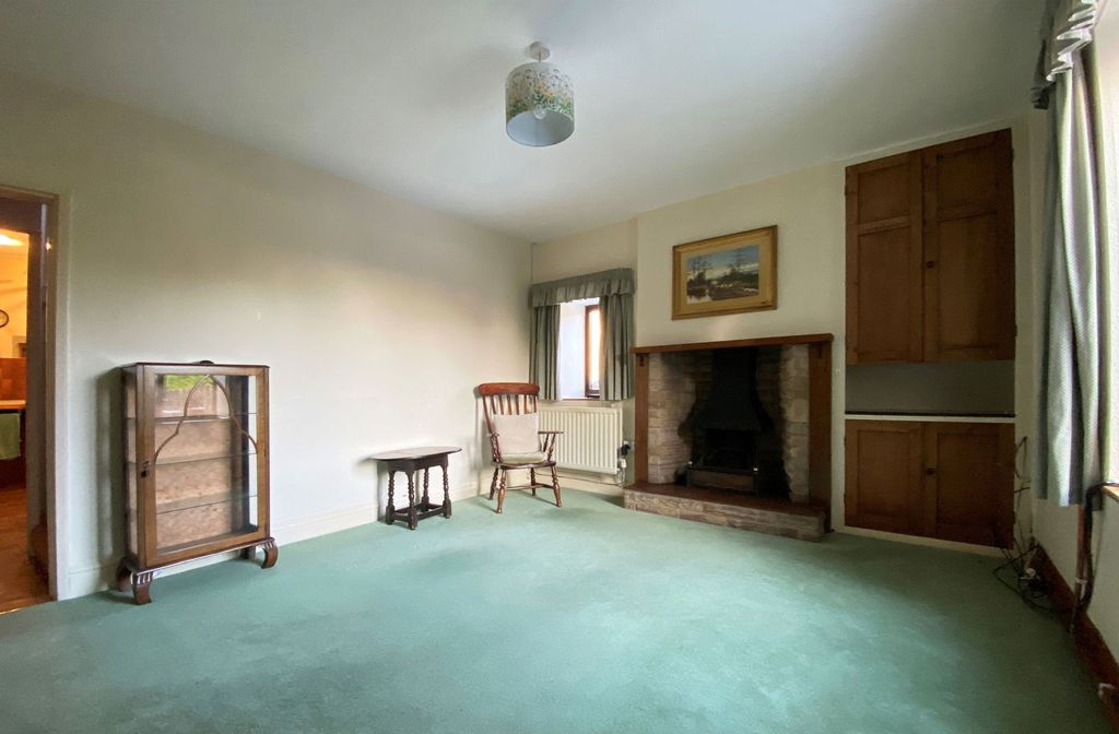 Property photo 3 of 12