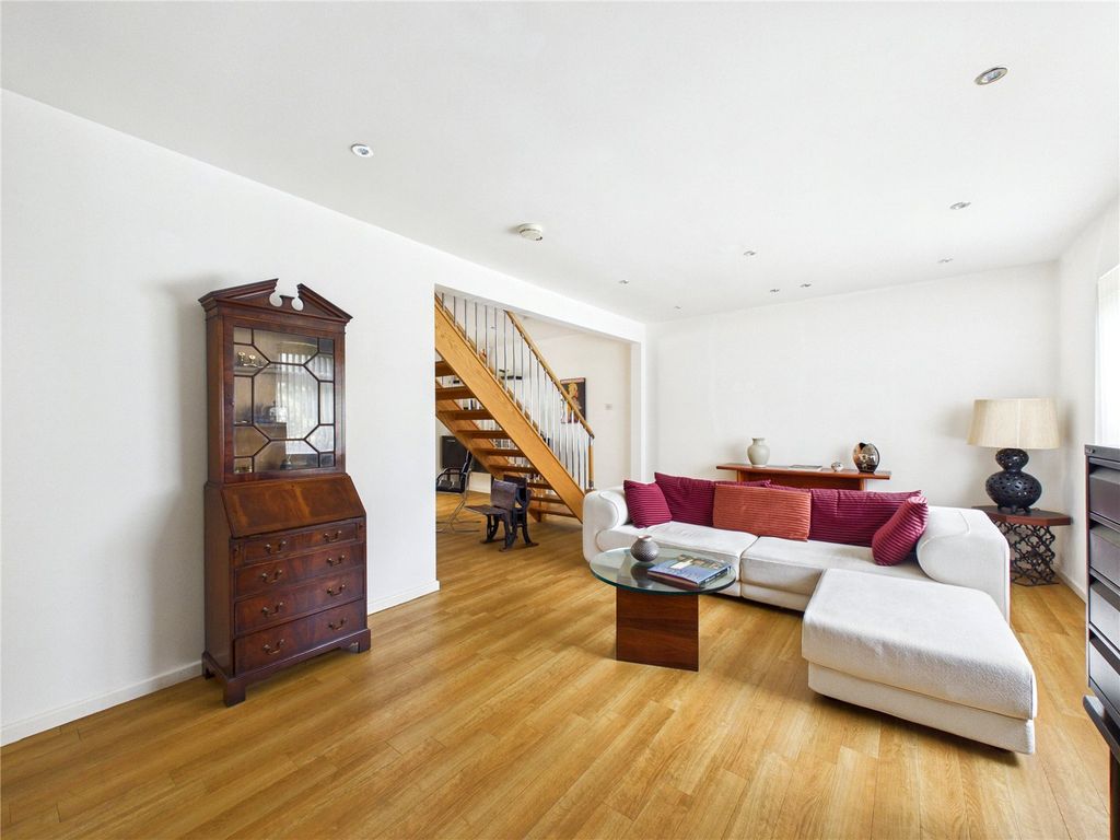 Property photo 2 of 16 Picture No. 08