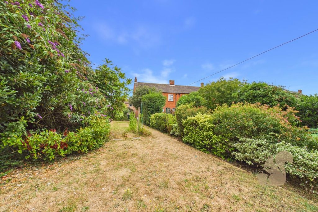 Property photo 3 of 18 Garden