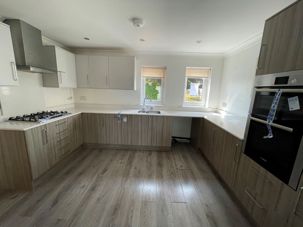 Property photo 2 of 14 Kitchen
