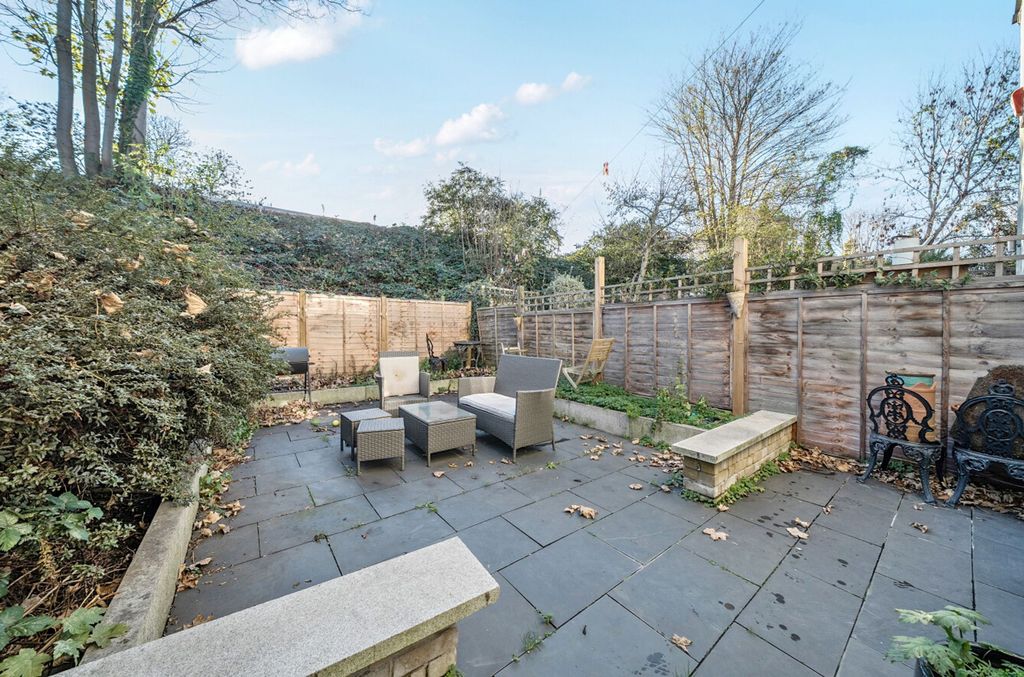 Property photo 2 of 14