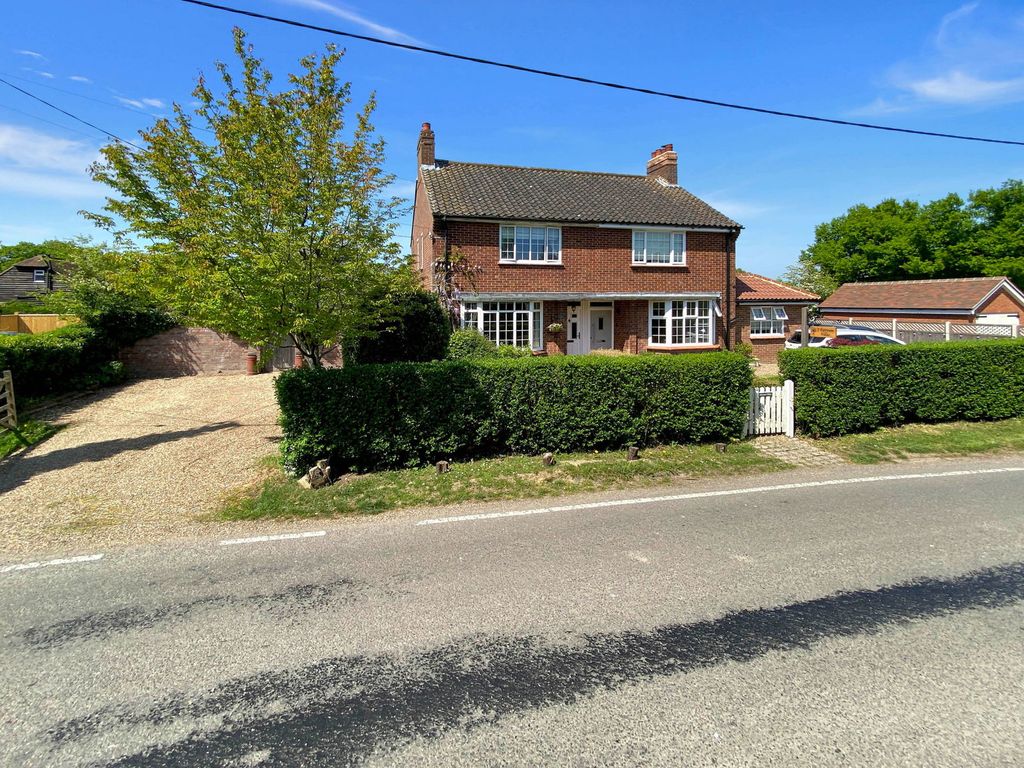 Property photo 2 of 32