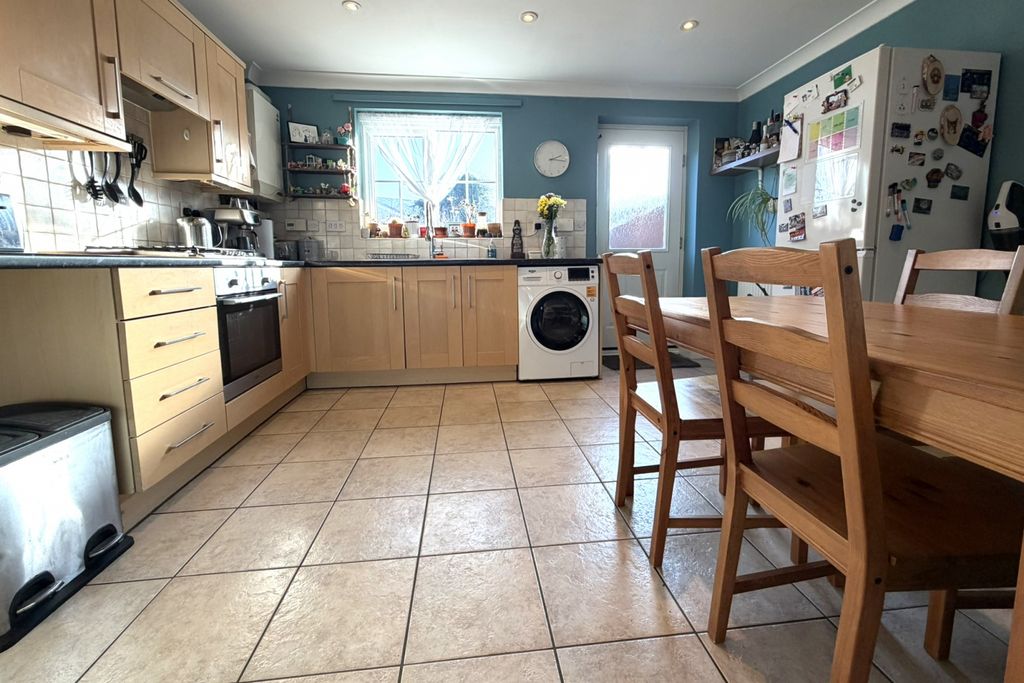 Property photo 3 of 16 Gallery