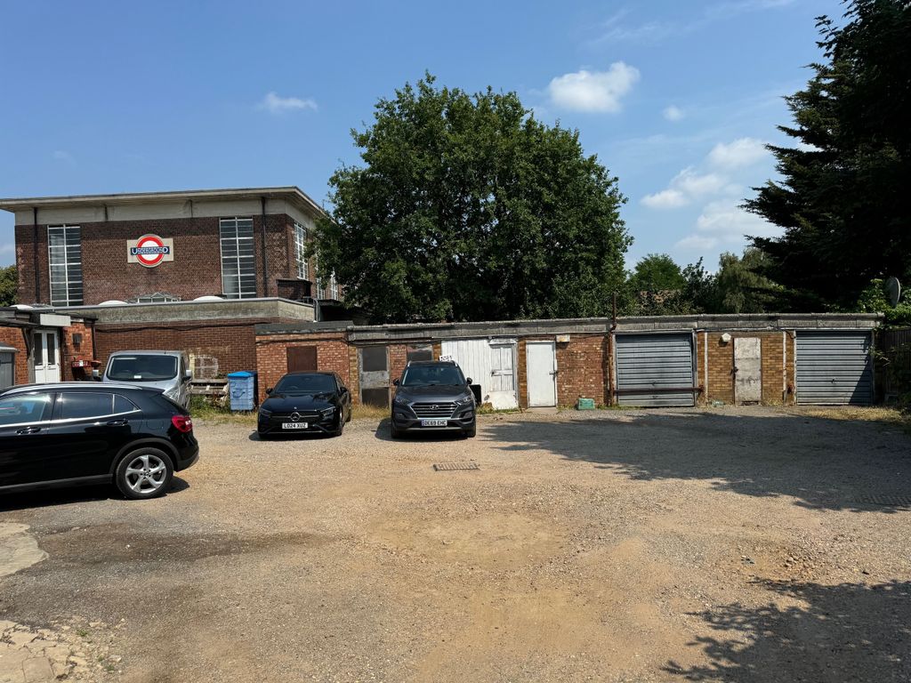 Property photo 3 of 4