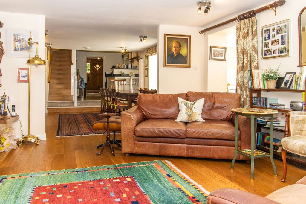 Property photo 3 of 26