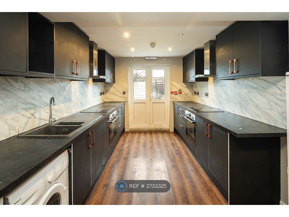 Property photo 2 of 22 Kitchen