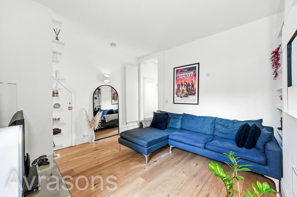 Property photo 3 of 19 Living Room