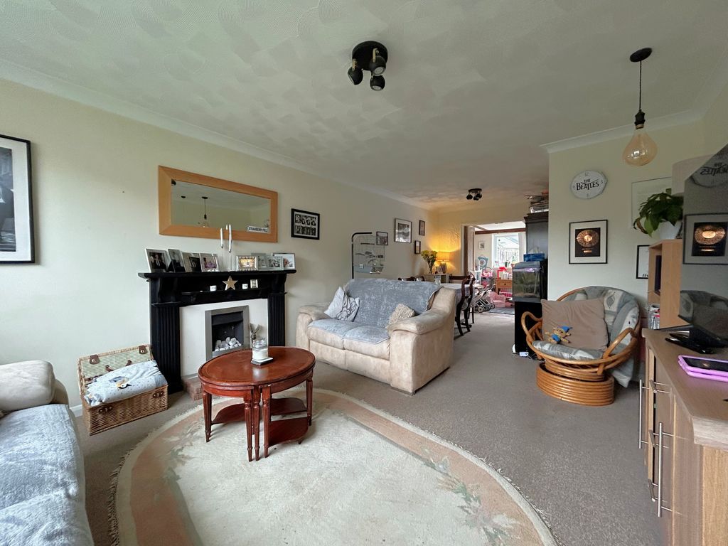 Property photo 2 of 13