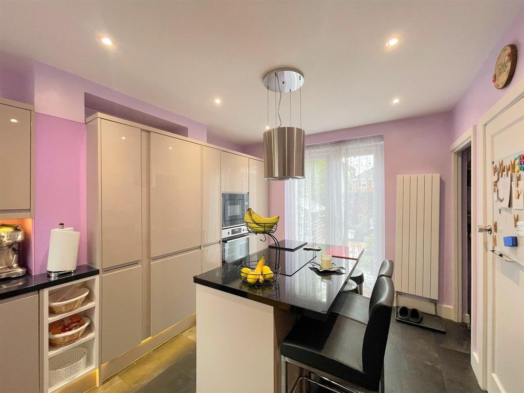 Property photo 3 of 19 Kitchen / Diner