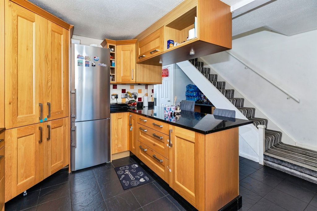 Property photo 3 of 16