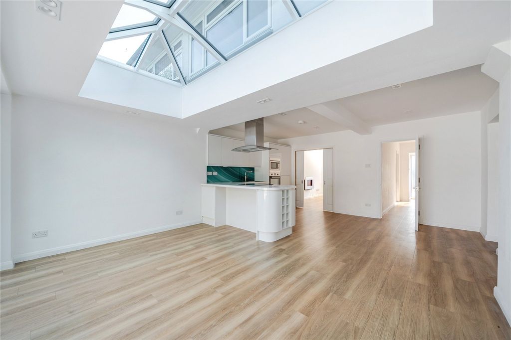 Property photo 3 of 18 Picture No. 22