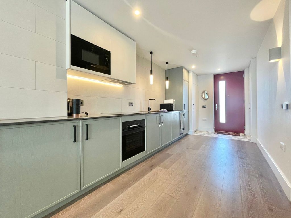 Property photo 3 of 12 Gallery