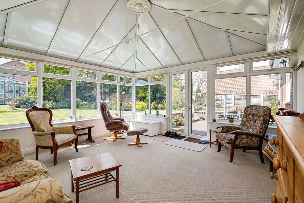 Property photo 3 of 16 Pbox-Img.Jpg