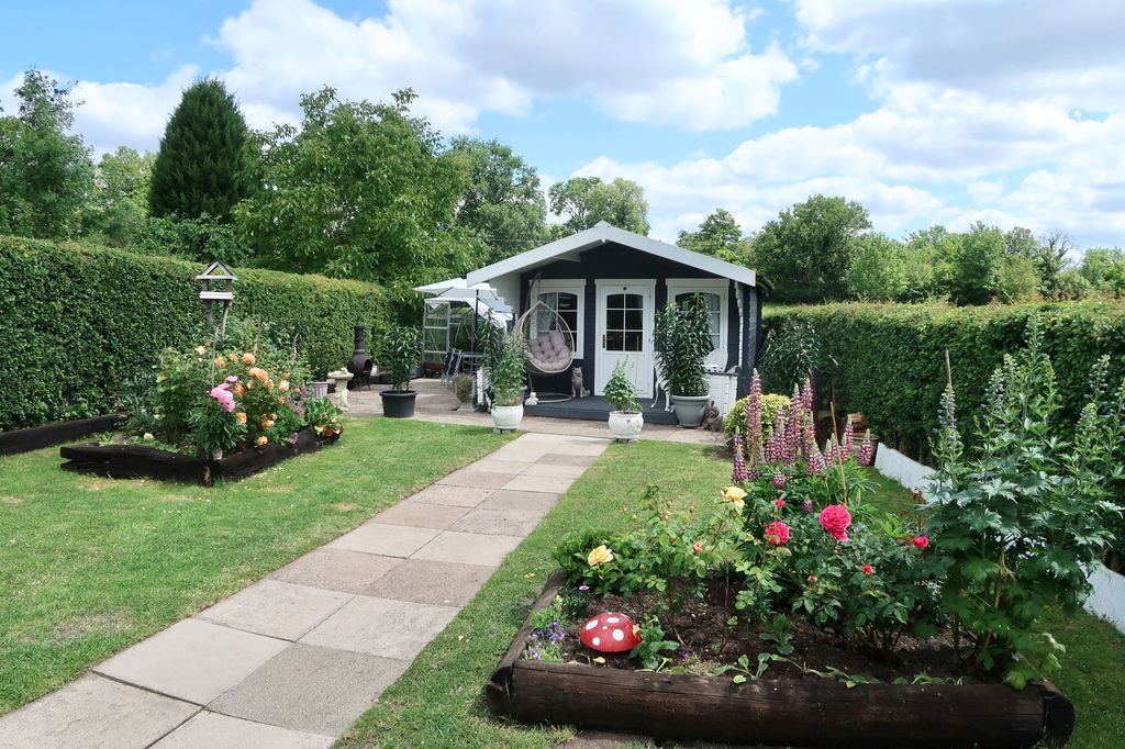 Property photo 3 of 20