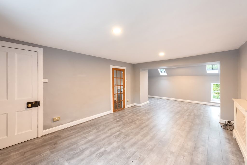 Property photo 3 of 26