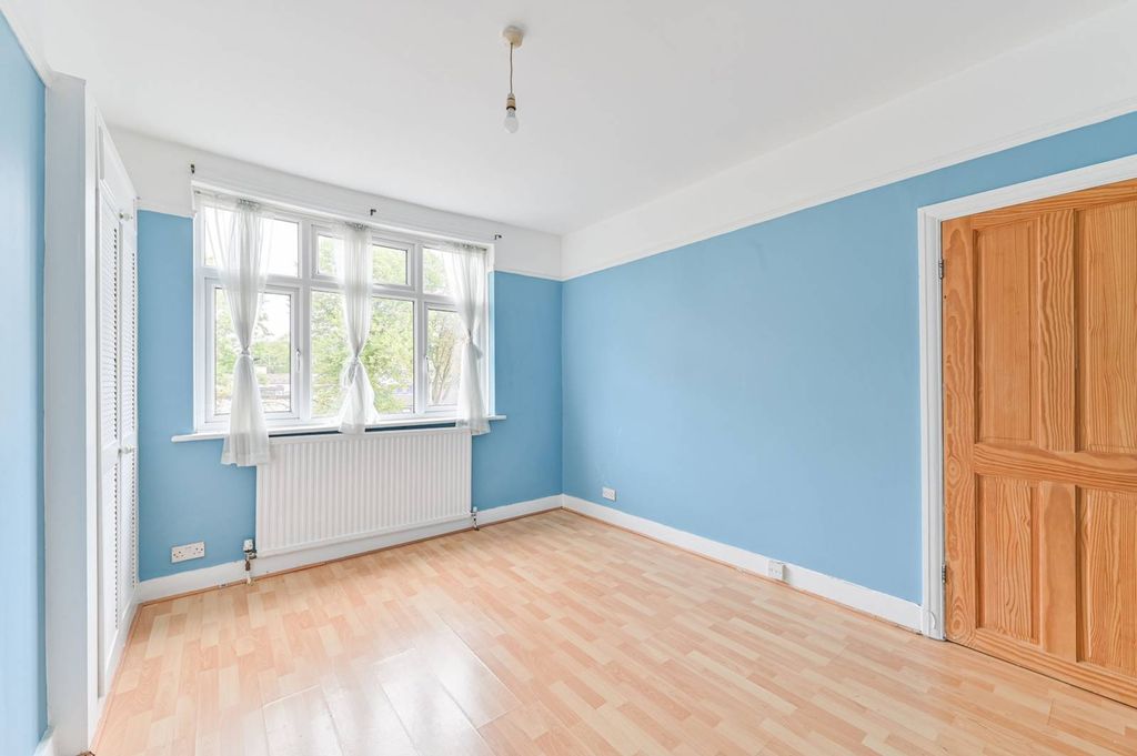 Property photo 3 of 24