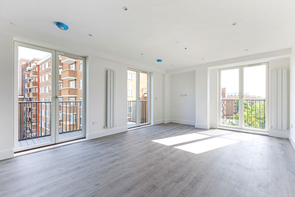 Property photo 3 of 8 90558_Flat-8-2-4-Sidney-Street (4)