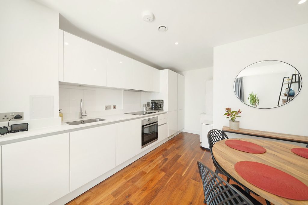 Property photo 3 of 20 Picture No. 14