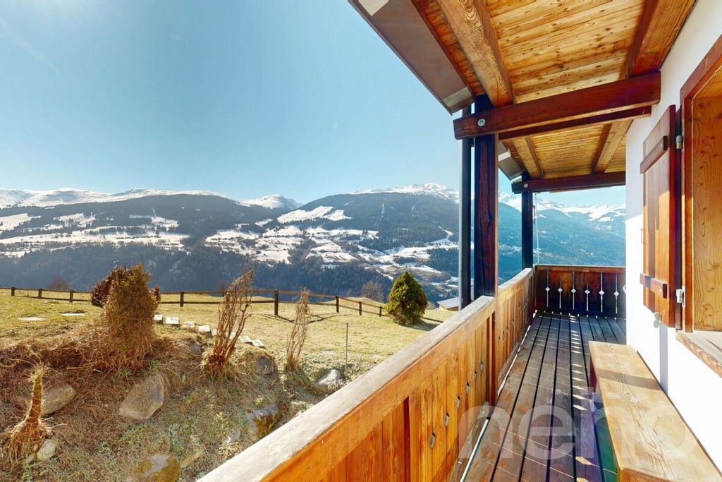 Property photo 3 of 12