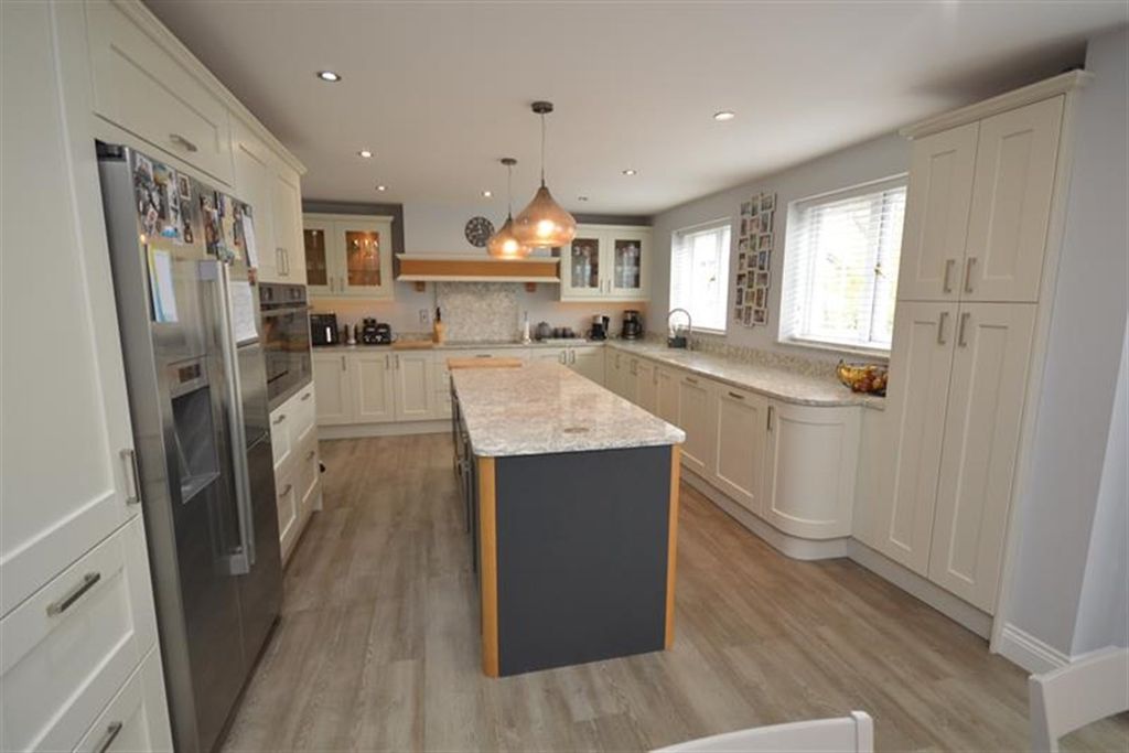 Property photo 2 of 25 (Main)