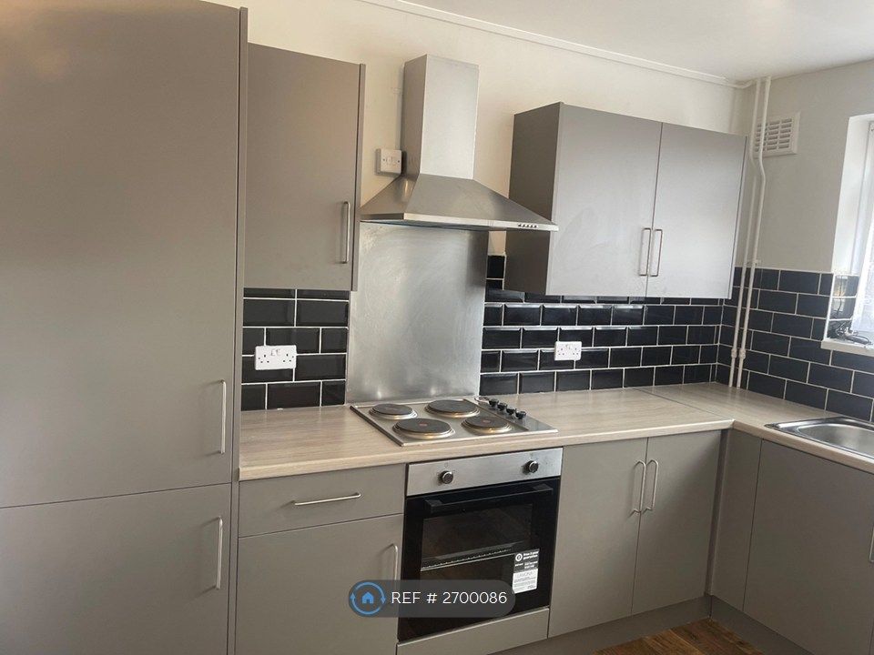 Property photo 1 of 9 Kitchen
