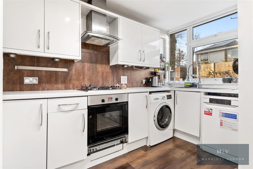 Property photo 2 of 16 Alpine Close 36 MV-9.Jpg