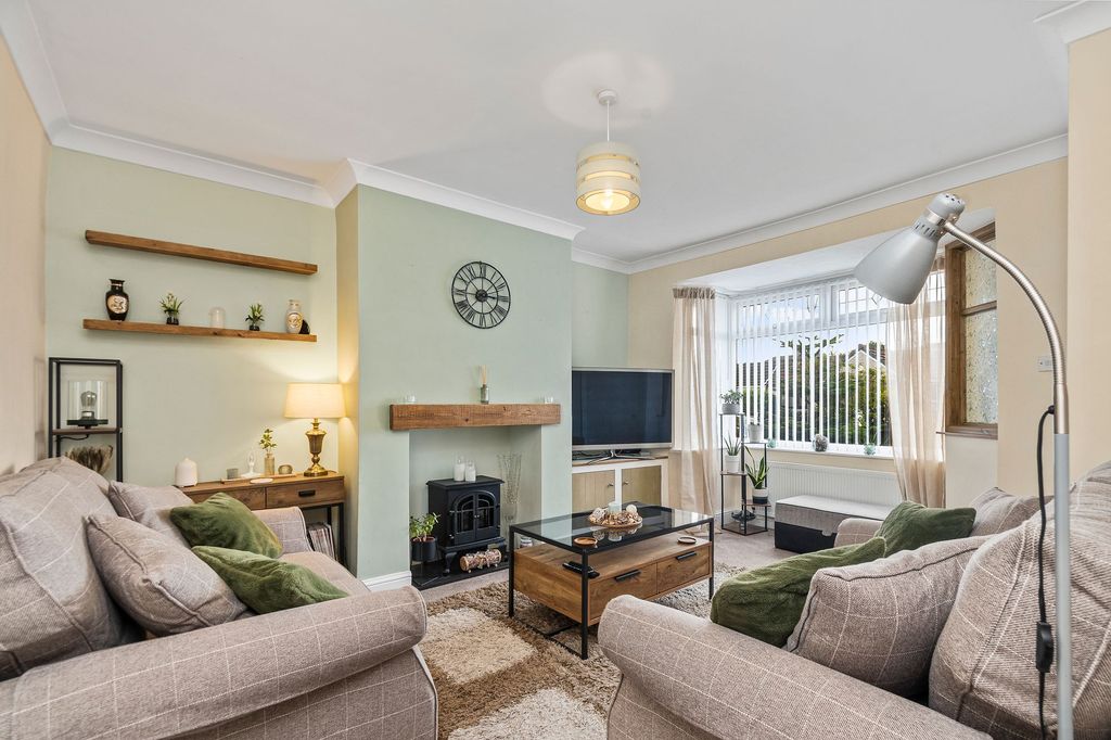 Property photo 2 of 20