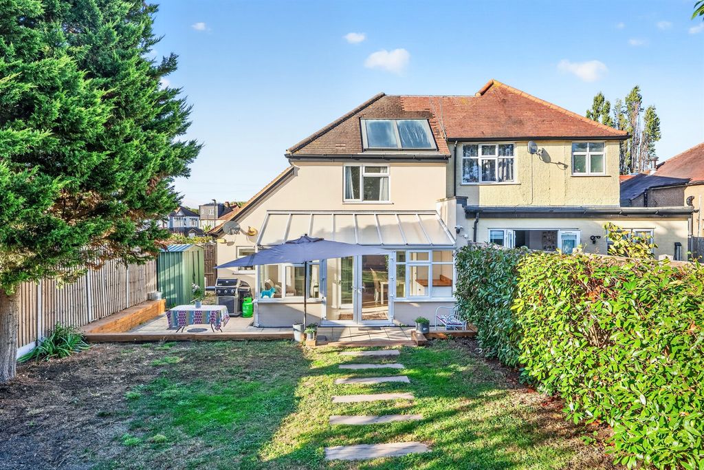 Property photo 2 of 19