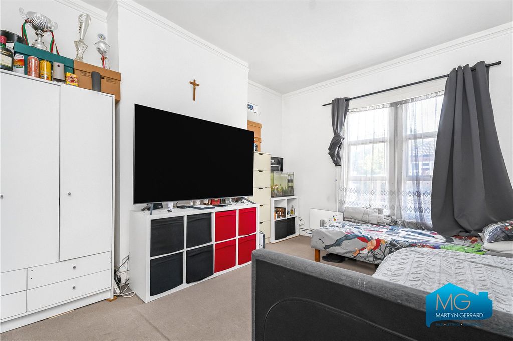 Property photo 1 of 19 Picture No. 08
