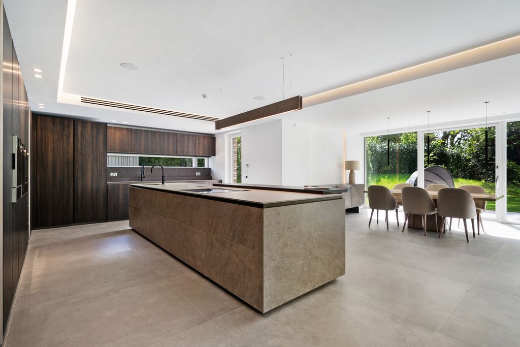 Property photo 3 of 22 Show Home Kitchen