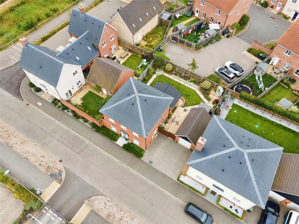 Property photo 3 of 35 Picture No. 37