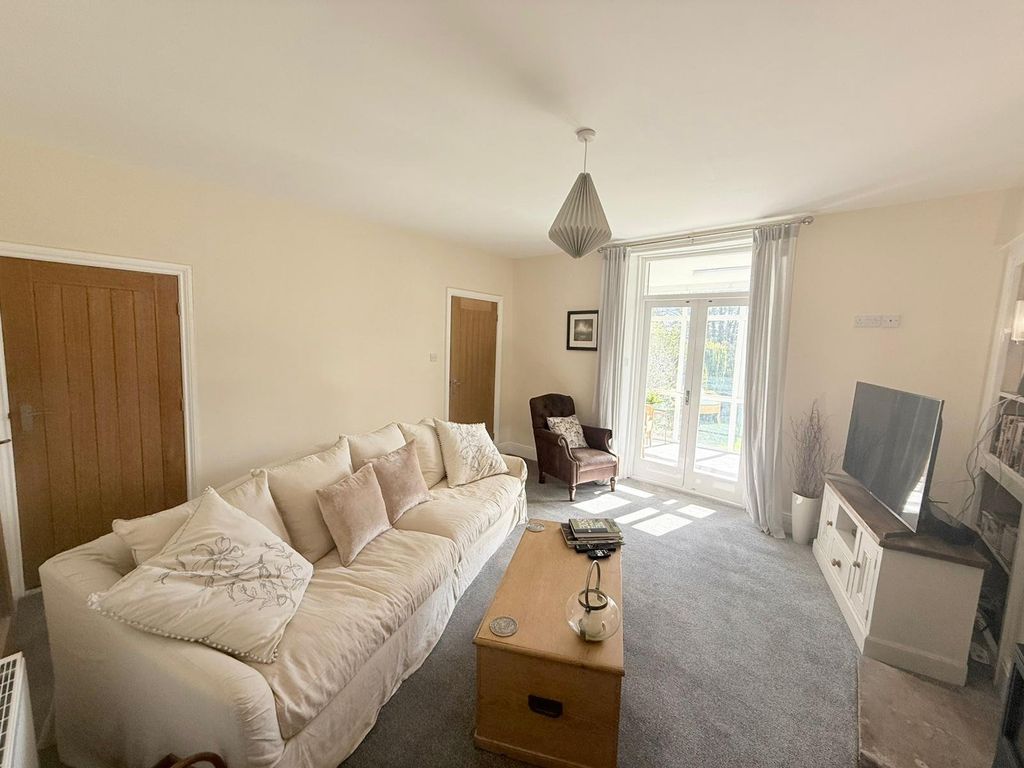 Property photo 2 of 37 Picture No. 62