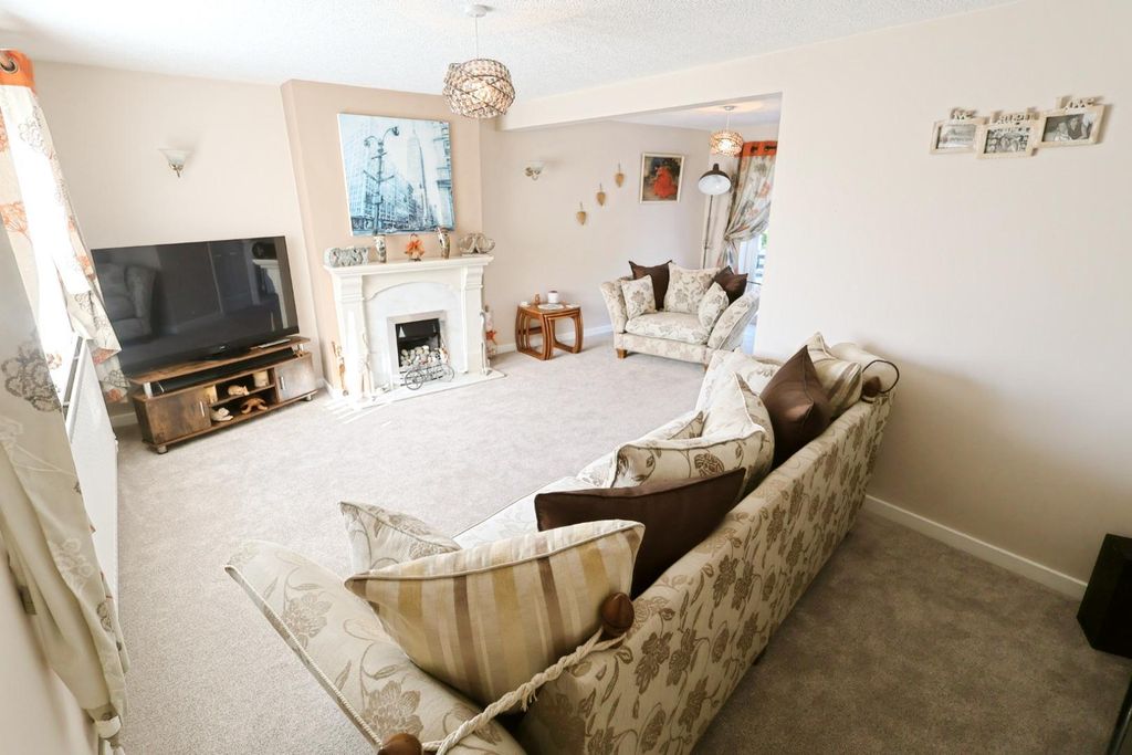 Property photo 2 of 16 Living Room