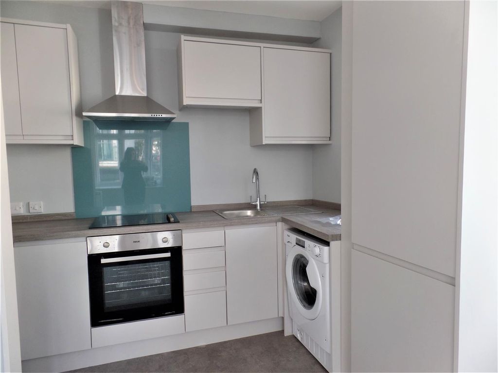 Property photo 3 of 19 Alt Kit.Jpg