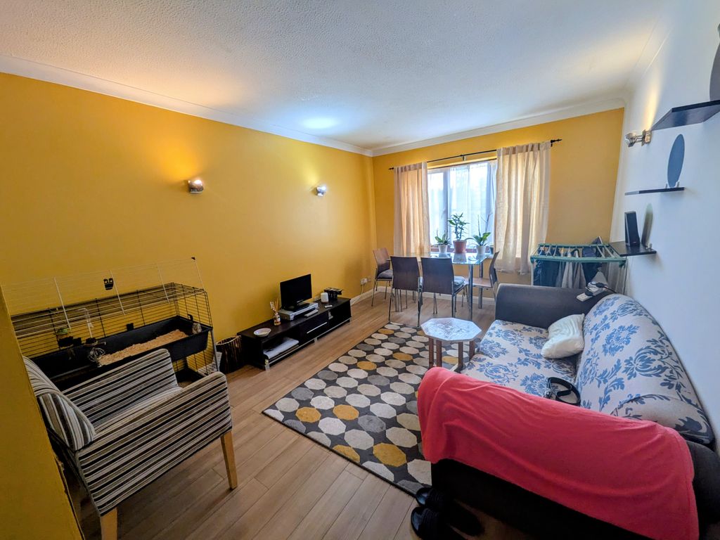 Property photo 2 of 9