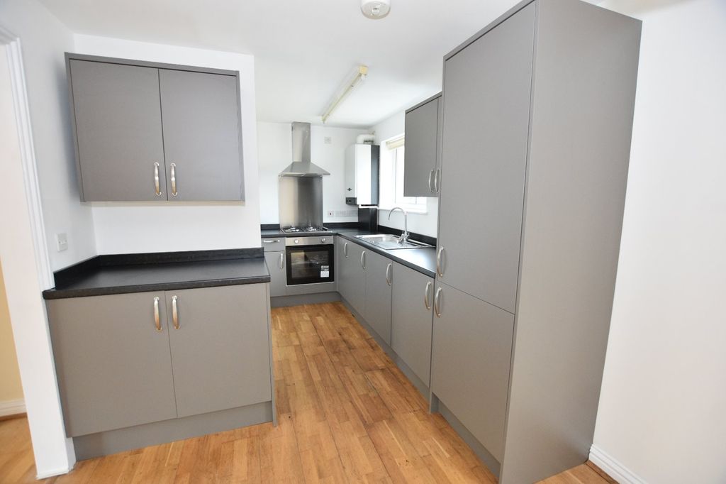 Property photo 3 of 15 Kitchen Area