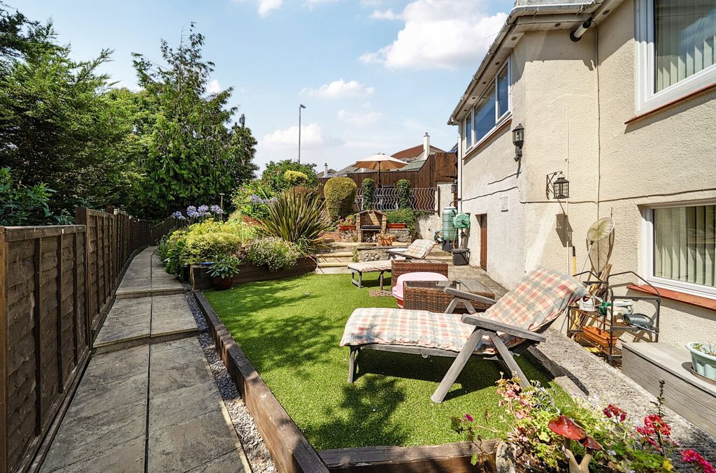 Property photo 2 of 25 1488177-7-6A567Aa...