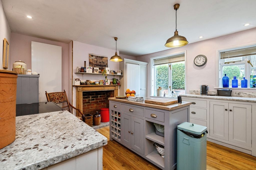 Property photo 2 of 23 Pbox-Img.Jpg