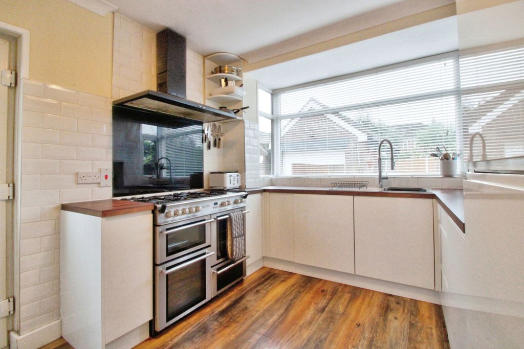 Property photo 2 of 26 Kitchen