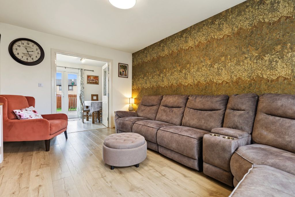 Property photo 2 of 27 Picture No. 04