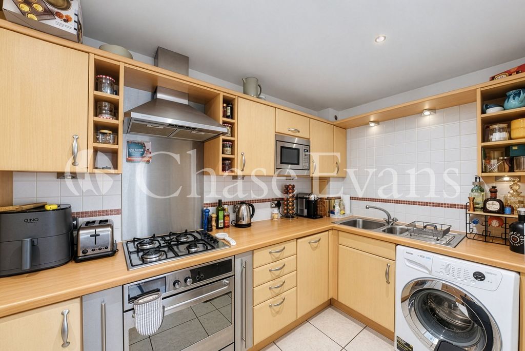 Property photo 2 of 16 Kitchen