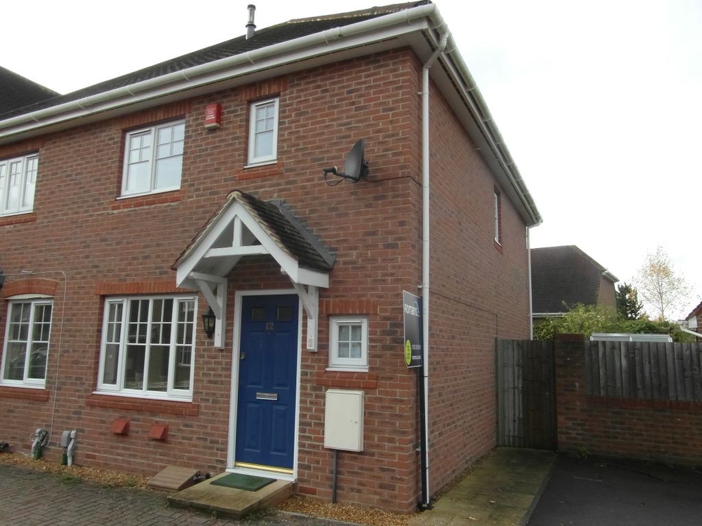 Property photo 1 of 7 12Wintneystreet007.J