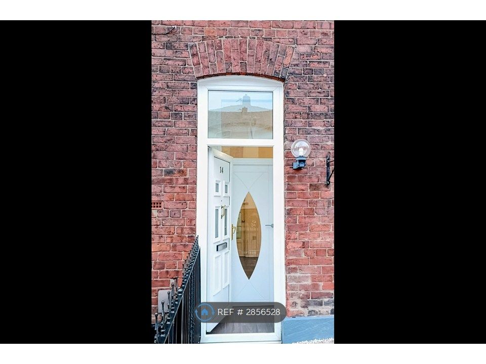 Property photo 3 of 35 Vestibule Door 2