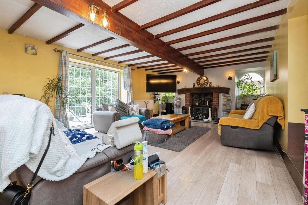 Property photo 3 of 21 Pbox-Img.Jpg
