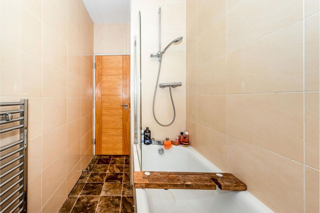 Property photo 2 of 6 7